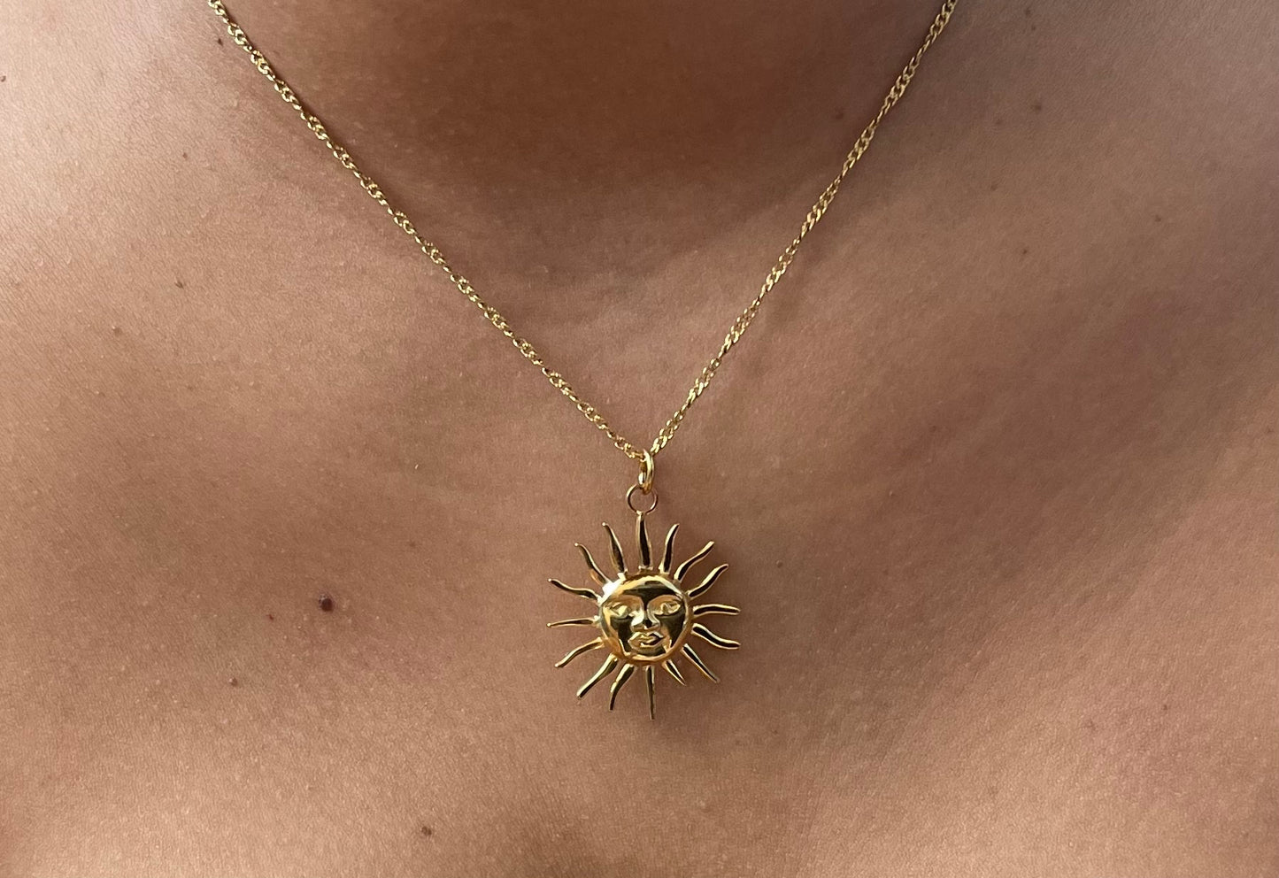 SOLANA NECKLACE