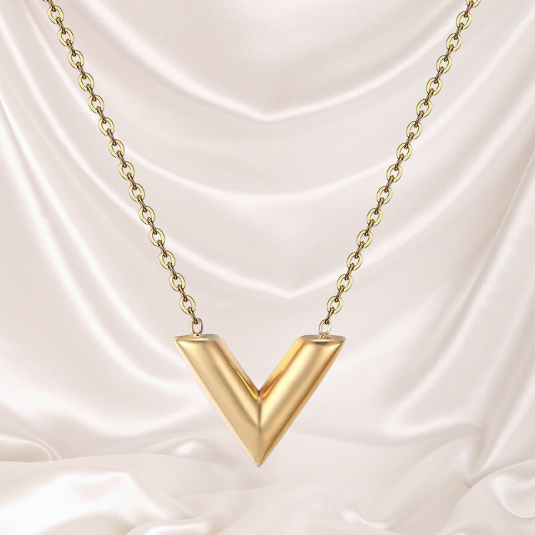 LUVÉ NECKLACE